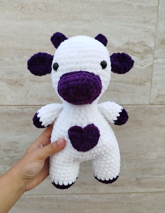 Crocheted animal — love cow
